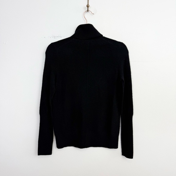 Aqua 100% Cashmere Black Turtleneck Sweater Classic Knit Women’s Small